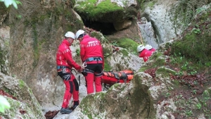 Cinci copii, epuizați fizic, recuperați de salvamontiștii din Prahova, de pe un traseu din Bucegi