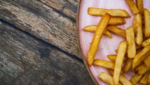 Notă de plată de infarct la Eforie Nord! Cât a achitat un turist pentru o porție de cartofi prăjiți