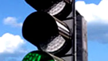 Atentie la semaforul care arata verde in loc de rosu!