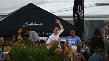 Versace e disperat sa se distreze! A petrecut cinci zile la foc automat si n-a dormit deloc!