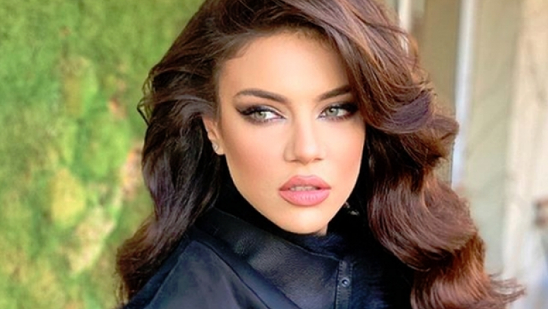Se mărită Cristina ICH? Detaliul care a dat-o de gol pe Angelina Jolie de România