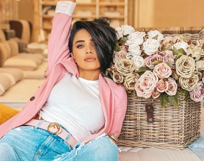 Cum refuză Adelina Pestrițu avansurile domnilor cu tupeu: “Mi s-a întâmplat în trafic”. Dezvăluirile făcute despre Kim Kardashian, vedeta pe care o idolatrizează