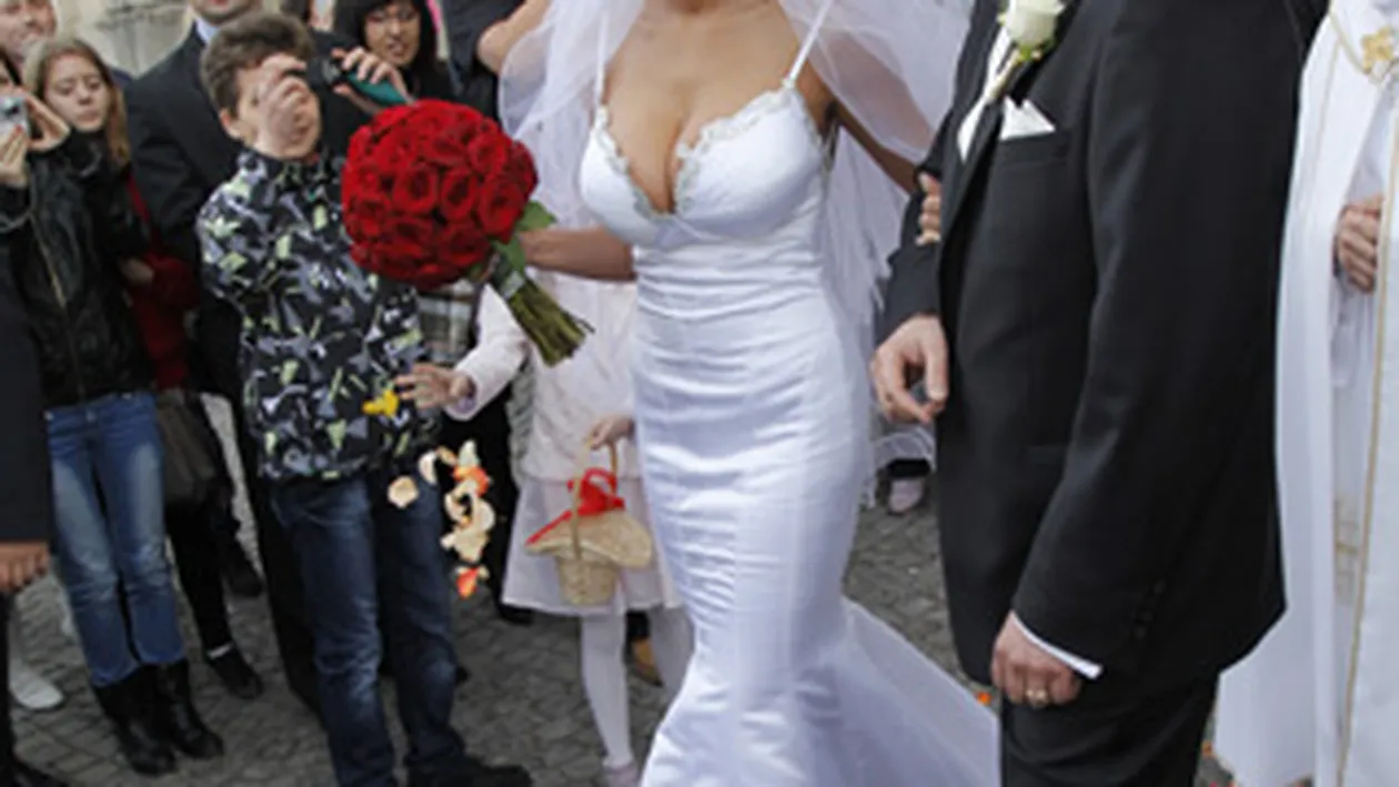 Prima declaratie a Nicoletei Luciu dupa filmuletul incendiar cu sotul ei, exclusiv pentru cancan.ro: Nu divortez. Ramanem o familie pentru copiii nostri