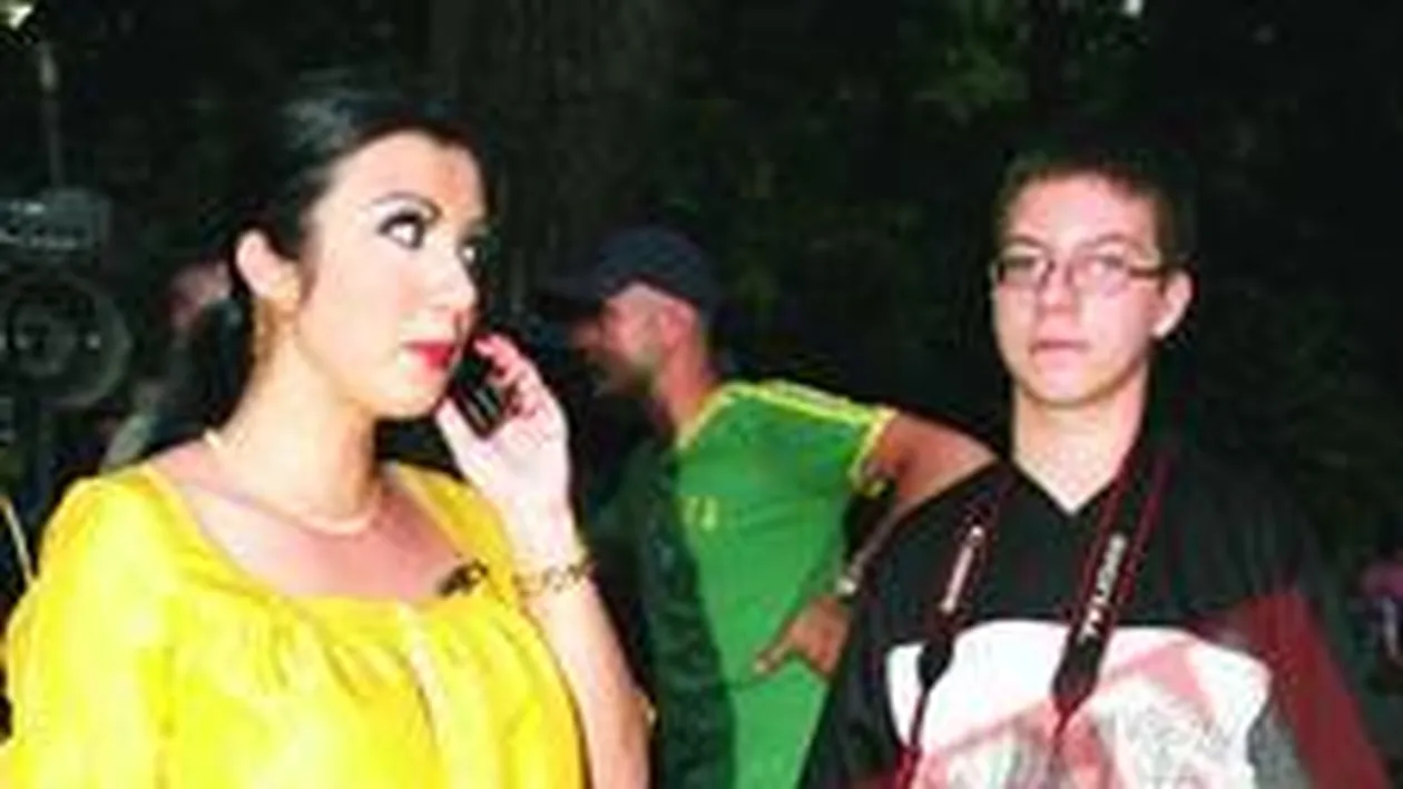 Adriana Bahmuteanu, hartuita de un obsedat