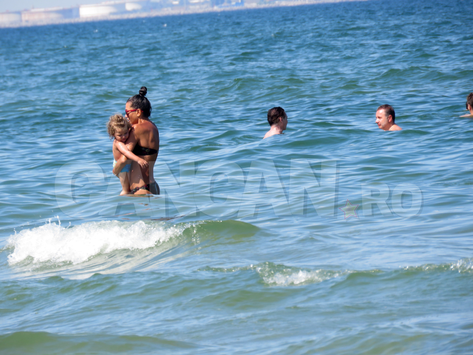 Rar vezi asemenea imagini Syda a bătut cuba în mare cu ”unchiul” Videanu!