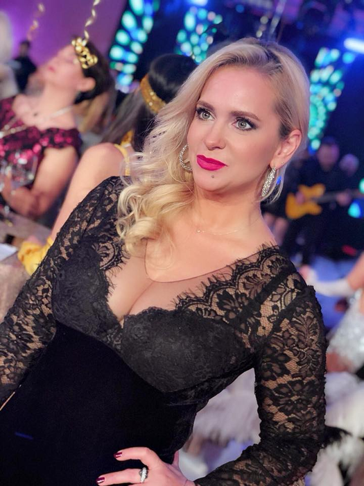 Paula Chirilă, pățanie memorabilă: ”Doamne, mi s-au văzut chiloții, mi s-au văzut toate desuurile, toate dedesubturile”