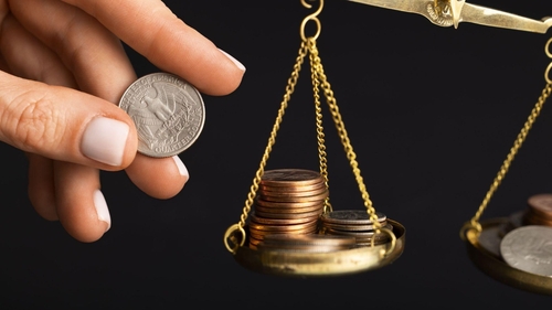 (P) Echilibrul Financiar în Vremuri Incerte: Cum Gestionăm Cheltuielile Neprevăzute