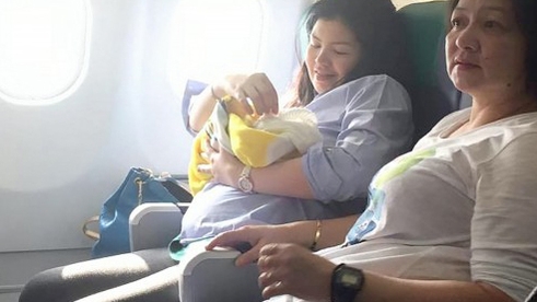 Însărcinată în luna a şasea, o femeie a născut în avion! Ce gest au făcut pasagerii