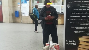 Scene tulburătoare în Gara de Nord din București: "Pe trepte stătea un om care plângea. Mi-a zis că..."