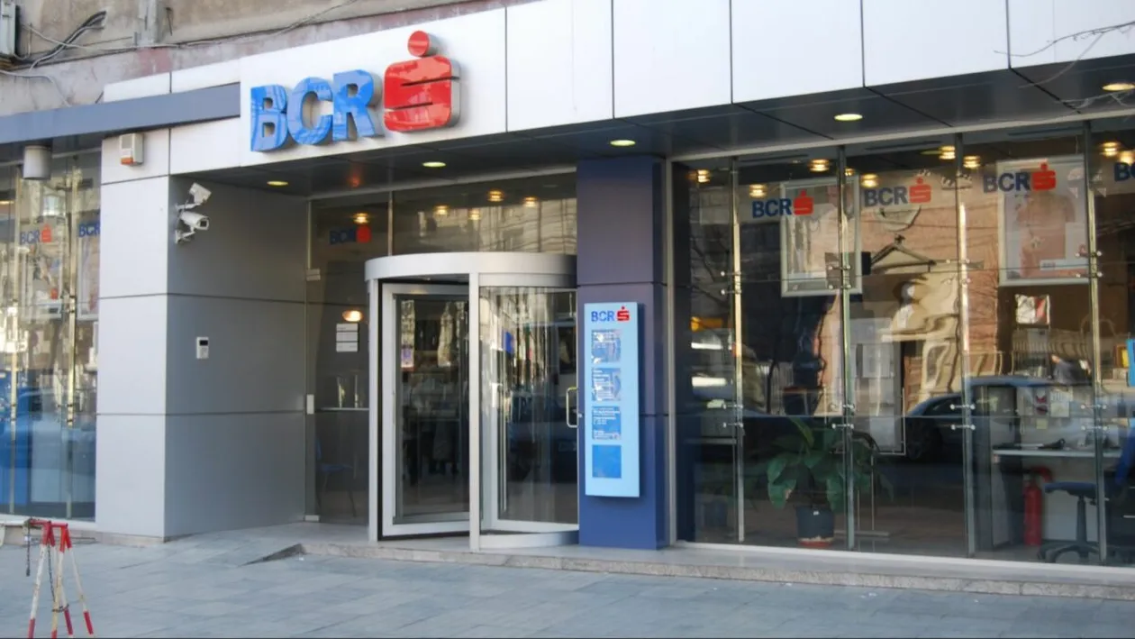 Ce salariu are o casieriță de la banca BCR. Cât câștigă angajații din domeniul bancar
