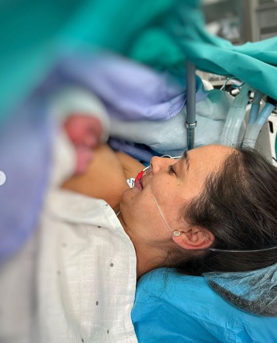Vlăduţa Lupău, acuzată că a apelat la mamă surogat pentru fiul său, Iair! Prima reacţie a cântăreţei