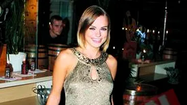 Jojo s-a maritat cu un bancher