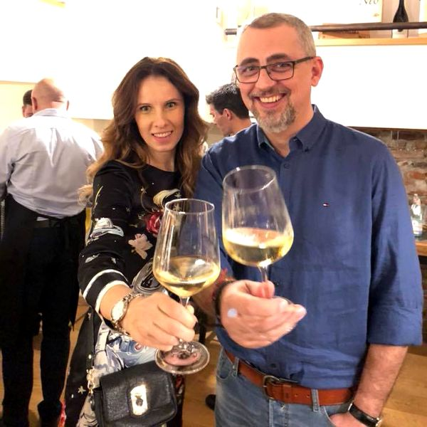 Jurnaliștii Vlad Petreanu și Ionela Năstase s-au căsătorit! Prima imagine de la Starea Civilă