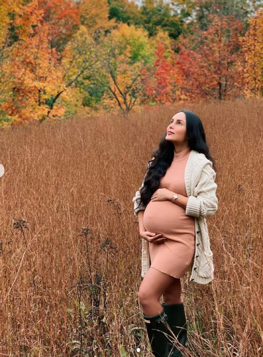 Celeba actriță Jewel Mischea a publicat prima imagine cu noul membru al familiei. Artista a adus pe lume o fetiță: ”O creatură cu mult păr pe cap, ochi mari…”