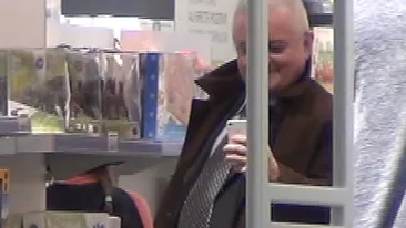 Irinel, tata model! Parasit de eleva Alexandra Hodis, afaceristul Columbeanu ii face toate poftele Irinucai!