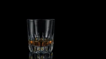 Cu cât s-a vândut cel mai scump whiskey din lume. Este o sumă uriașă