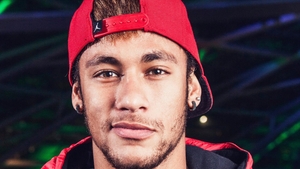 NEYMAR a primit una dintre cele mai mari provocări din viaţa sa. Iată ce s-a întâmplat după ce şeful de la Facebook l-a provocat la un meci