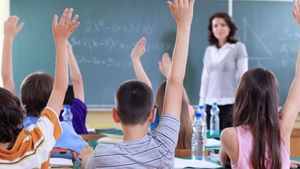 Când reîncepe școala în România? Anunțul, făcut de Ministrul Educației