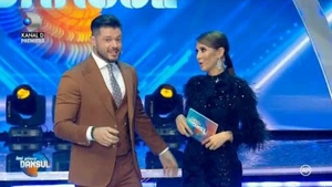 Victor Slav, gafă... erotică în direct la Kanal D: "Vrei să o facem?! Săăă, să facem..."