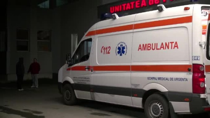 Victima a ajuns la spital după ce a fost atacată de o haită de câini în București