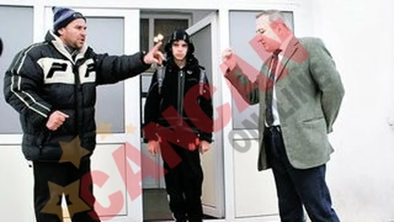 Director acuzat ca-si educa elevii cu pumnul