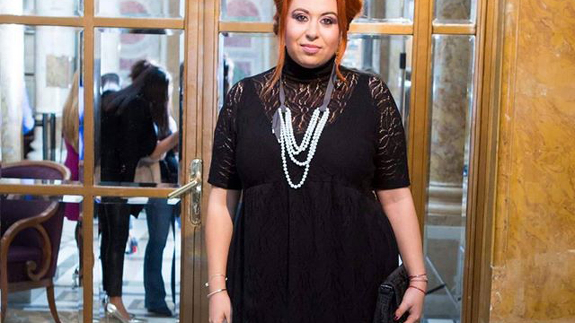 După ce a slăbit, OANA ROMAN şi-a schimbat look-ul! Cum arată acum vedeta