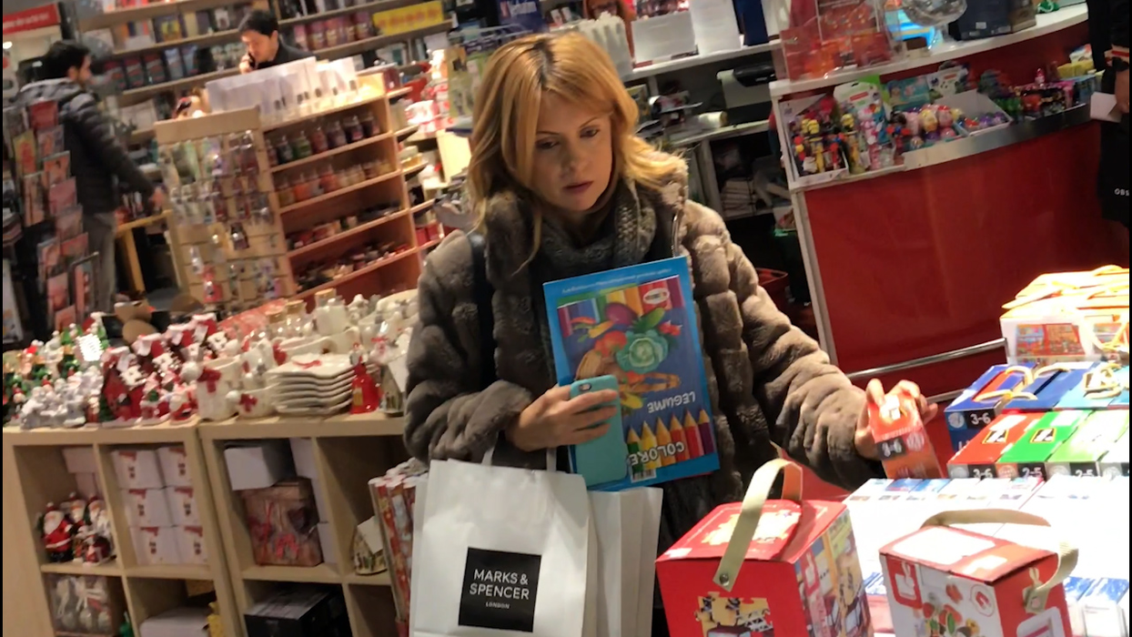 Simona Gherghe, cumpărături în prag de sărbători