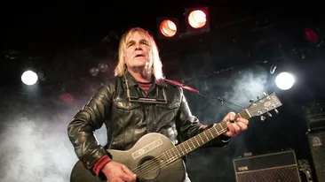 Solistul unei celebre formații rock a murit la doar 66 de ani