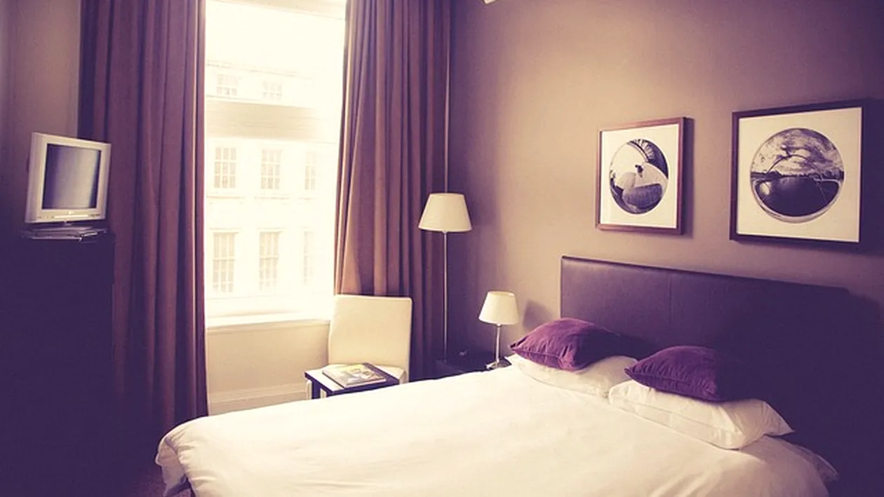 Cum a lăsat un bărbat o cameră de hotel la check-out! ”Este corect sau greșit?” - întrebarea lui a stârnit controverse pe internet