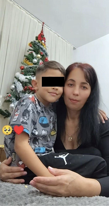 Băiețelul Andei cu bunica sa/foto: social media