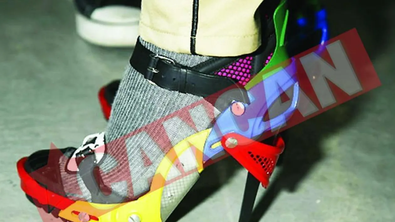 Pantofi Lego, in valoare de 1.000 de euro