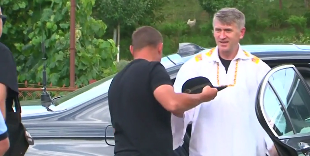 Cristian Pomohaci nu va avea voie să părăsească țara timp de doi ani