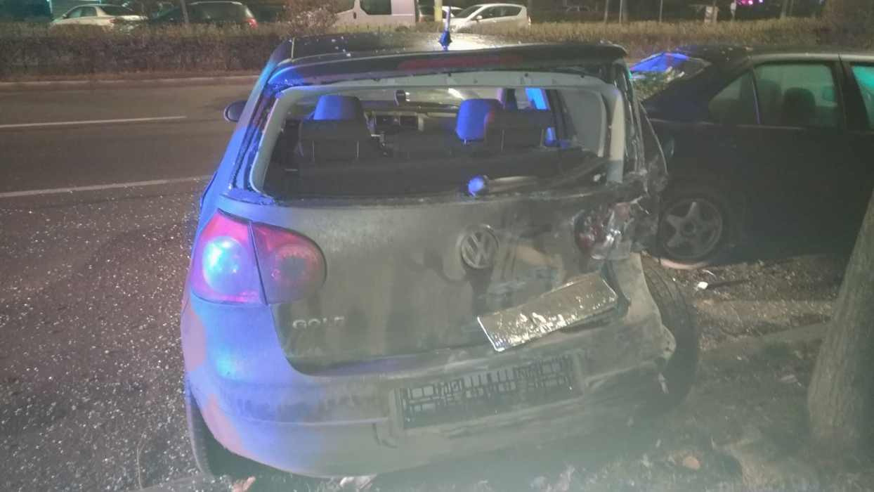Accident de circulație în Cluj. Un tânăr de 18 ani a pierdut controlul volanului și a lovit 3 autoturisme