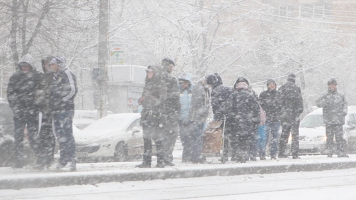 METEO 12 decembrie. Ninsori pe spații relativ extinse