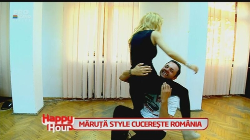 Măruţă, dans cu Bălanca - el cu mâna pe fundul ei, ea cu piciorul unde-l doare mai tare! Uite reacţia lui Keo, dar şi a Biancăi!