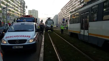 Accident teribil în Capitală! O femeie a murit călcată de tramvai