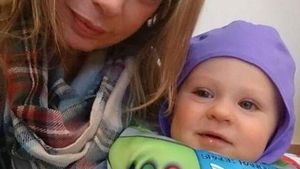 Era cea mai fericita ca devenise mamica si credea ca nimic nu ii poate umbri bucuria! A observat ca slabea tot mai mult si a mers la medic. Insa prea tarziu: ce avea femeia in corp