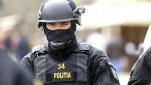 Elev de 17 ani, reținut după ce a șantajat conducerea unui liceu din Constanța