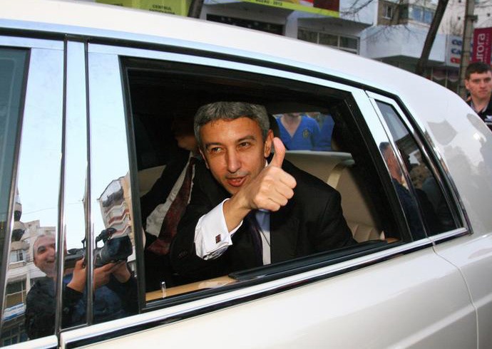 Deţinutul Dan Diaconescu a fost recompensat pentru bună purtare