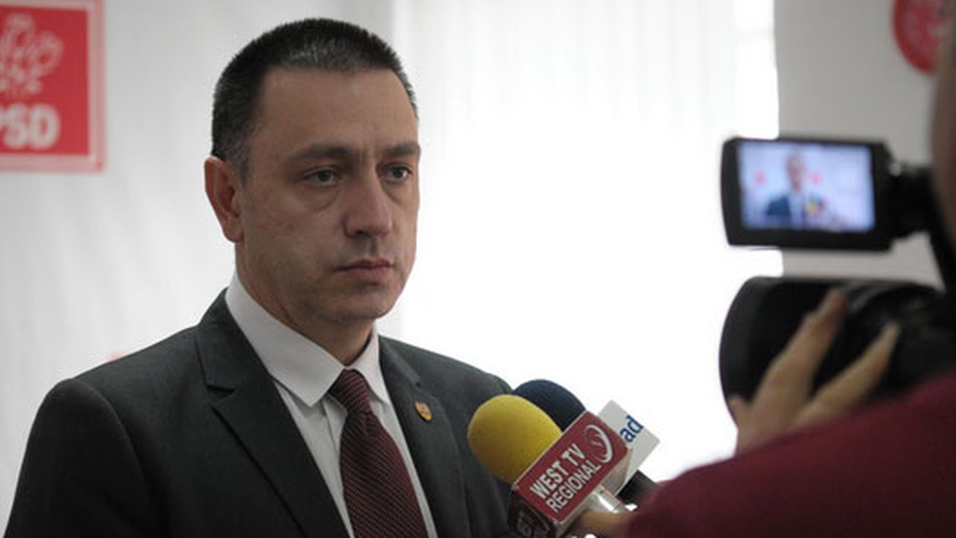Ministrul Apărării, Mihai Fifor, și-a dat demisia