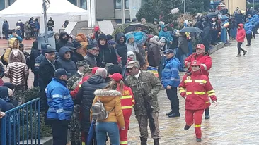 Incident la parada militară. Senatoarea Cristina Socheci a alergat spre militarul căzut ca secerat