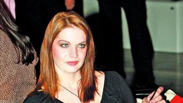 Actorul Rares Ioan Stoica are o fetita de 13 ani cu o colega de scena! Logodnicul Manuelei Harabor este tata!