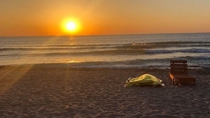 Descoperire macabră pe o plajă din Eforie Nord! Trupul unui tânăr de 17 ani înecat, adus la mal de valuri