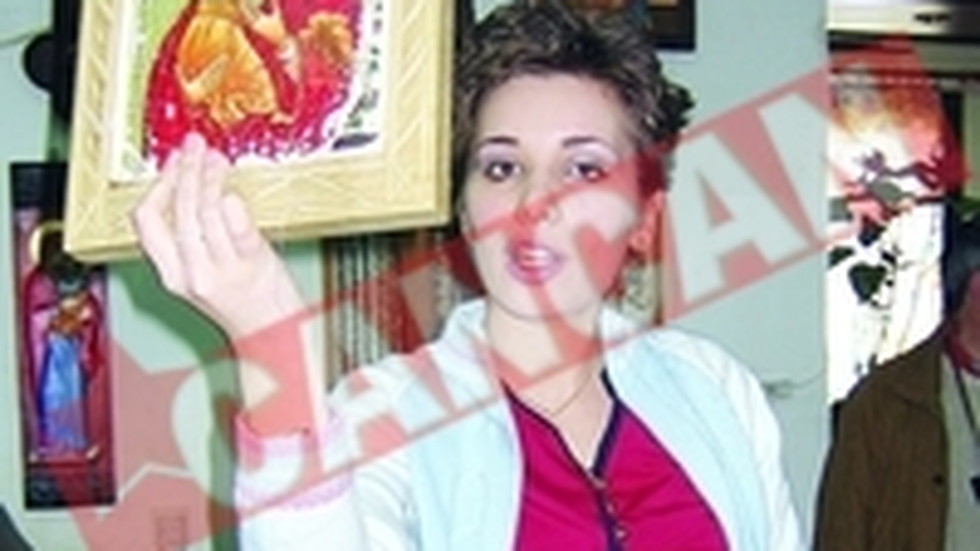Adela castiga 3 euro pe ora la un atelier de icoane din Grecia
