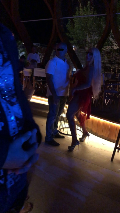 Rubensiana de 55 de ani, în timp ce dansa cu iubitul ei