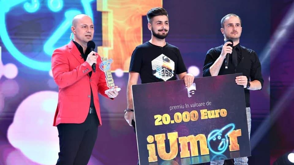 S-a aflat! Cine este, de fapt, Edi Văcariu, câştigătorul iUmor! Fanii acuză Antena 1: “E prieten cu Bendeac”