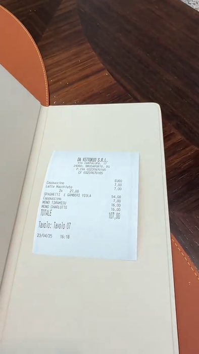 NU E BANC! Câți euro a plătit un român la cafeneaua Louis Vuitton din Milano pe 3 cafele, mâncare și desert