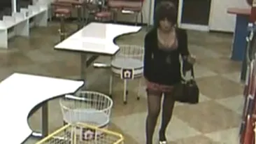 VIDEO Dilema! Hotul de chiloti din imagini este barbat sau femeie?