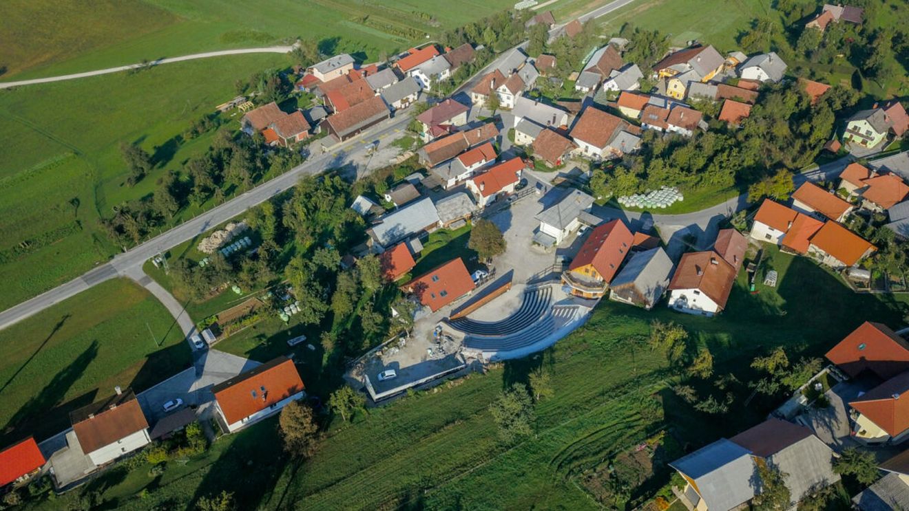 Localitatea din România unde casele se vând la prețul unei mașini! Cât trebuie să scoți din buzunar