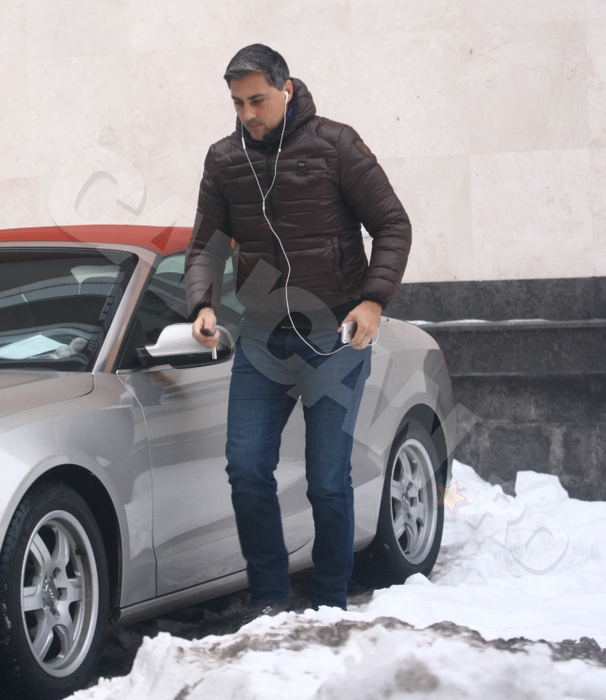 Designerul Casei Regale a României a luat prânzul în maşină!